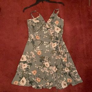 A wrap dress, everything is still in very good condition.